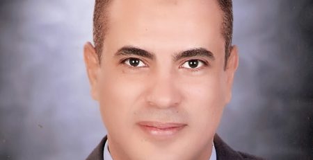 الكاتب الدكتور علي ثابت - معرض المؤلفين العرب