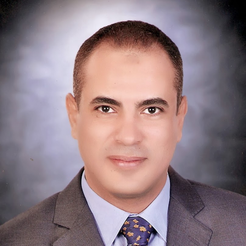 الكاتب الدكتور علي ثابت - معرض المؤلفين العرب